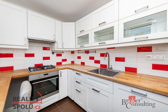 Pronájem bytu 2+1, Praha - Břevnov, Šantrochova, 54 m2