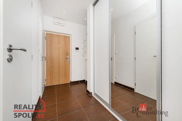 Pronájem bytu 2+1, Praha - Břevnov, Šantrochova, 54 m2