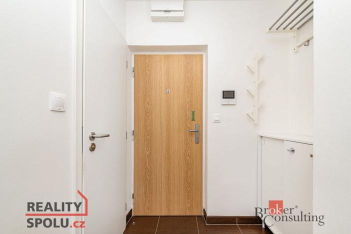 Pronájem bytu 2+1, Praha - Břevnov, Šantrochova, 54 m2