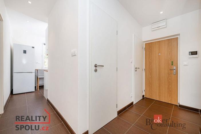 Pronájem bytu 2+1, Praha - Břevnov, Šantrochova, 54 m2