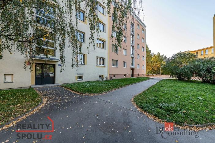 Pronájem bytu 2+1, Praha - Břevnov, Šantrochova, 54 m2