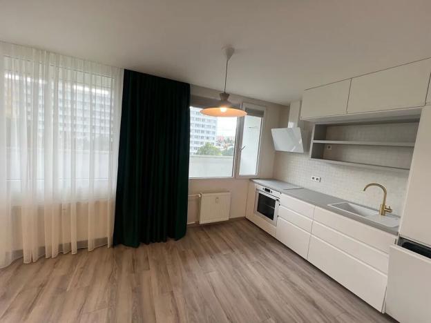 Pronájem bytu 1+kk, Praha - Krč, Murgašova, 42 m2