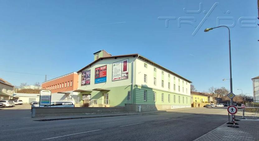 Prodej obchodního prostoru, Znojmo, Vídeňská třída, 5100 m2