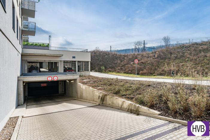 Pronájem garážového stání, Praha, Čerpadlová, 14 m2