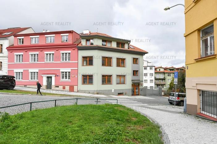 Pronájem bytu 3+kk, Praha - Břevnov, Za Strahovem, 56 m2