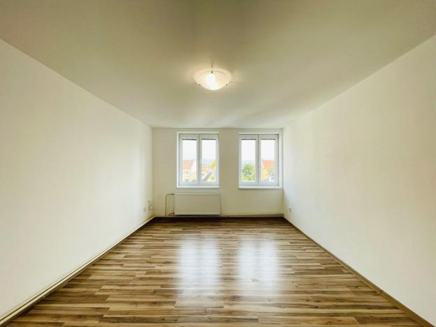 Pronájem bytu 2+1, Uničov, Masarykovo nám., 69 m2