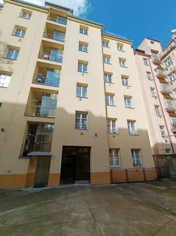 Prodej bytu 2+kk, Praha - Žižkov, Žerotínova, 53 m2