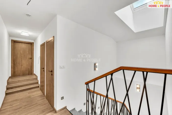 Prodej bytu 4+kk, Praha - Koloděje, Podzámecká, 125 m2