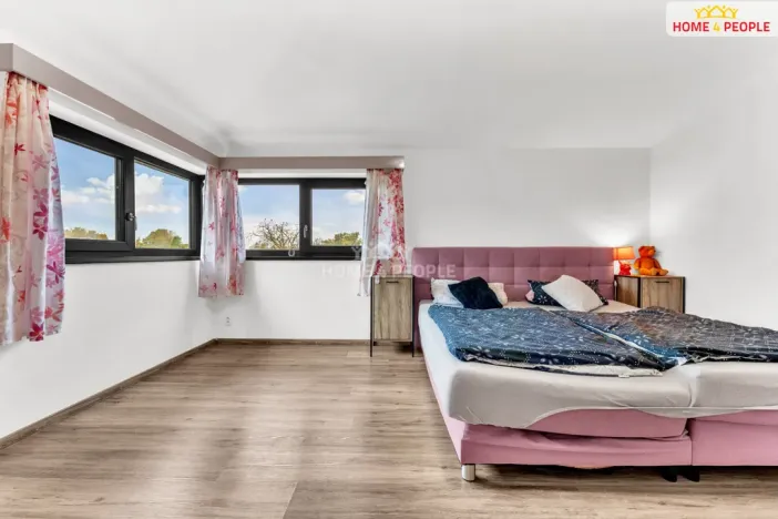 Prodej bytu 4+kk, Praha - Koloděje, Podzámecká, 125 m2