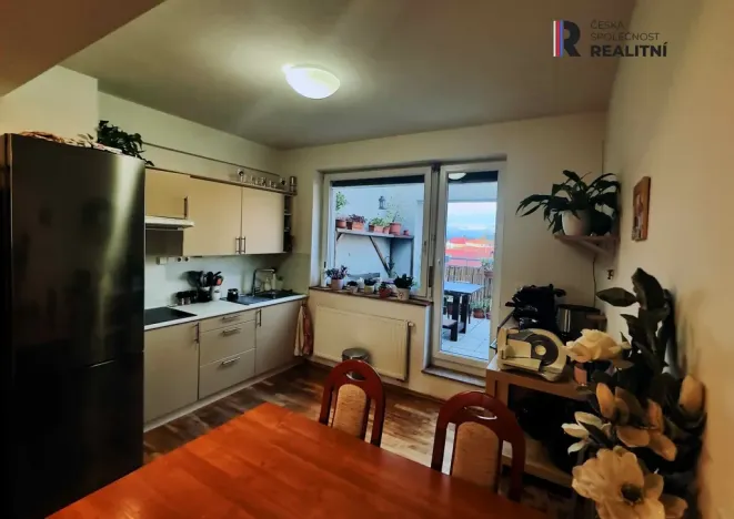 Prodej atypického bytu, Kroměříž, náměstí Míru, 178 m2