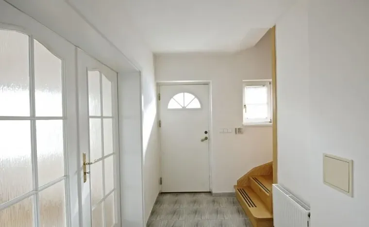 Pronájem rodinného domu, Praha, 230 m2