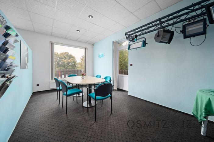 Prodej obchodního prostoru, Praha - Dolní Počernice, Nad rybníkem, 223 m2