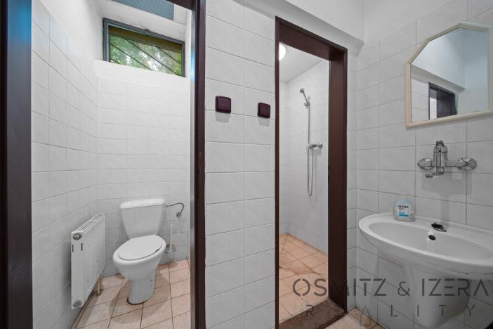 Prodej obchodního prostoru, Praha - Dolní Počernice, Nad rybníkem, 223 m2