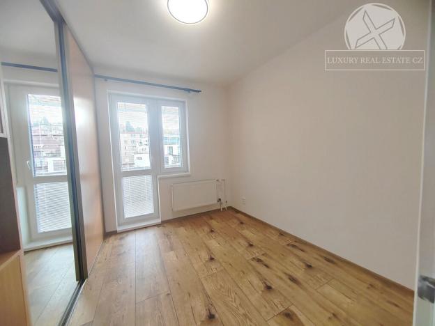 Pronájem bytu 2+1, Praha - Podolí, Podolská, 52 m2