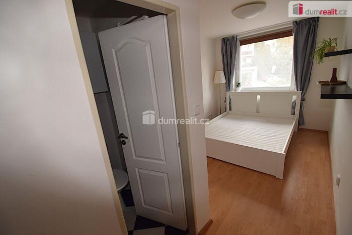 Pronájem bytu 2+kk, Praha - Smíchov, Nad Palatou, 30 m2