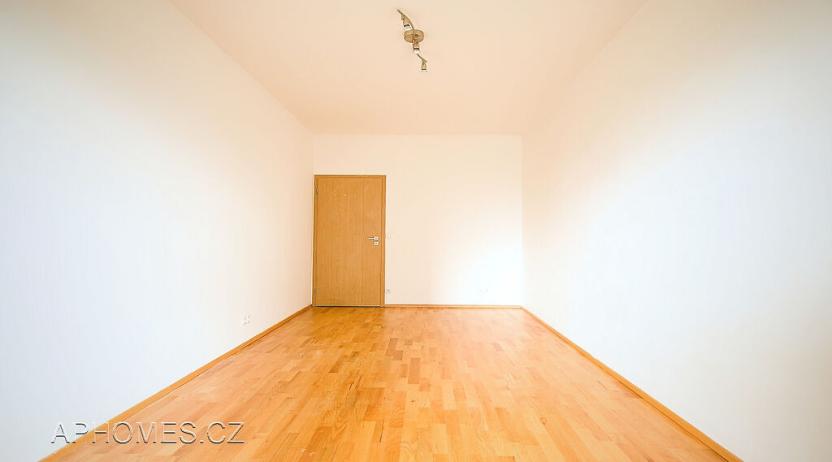 Pronájem bytu 2+kk, Praha - Holešovice, U Uranie, 70 m2