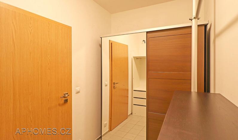 Pronájem bytu 2+kk, Praha - Holešovice, U Uranie, 70 m2