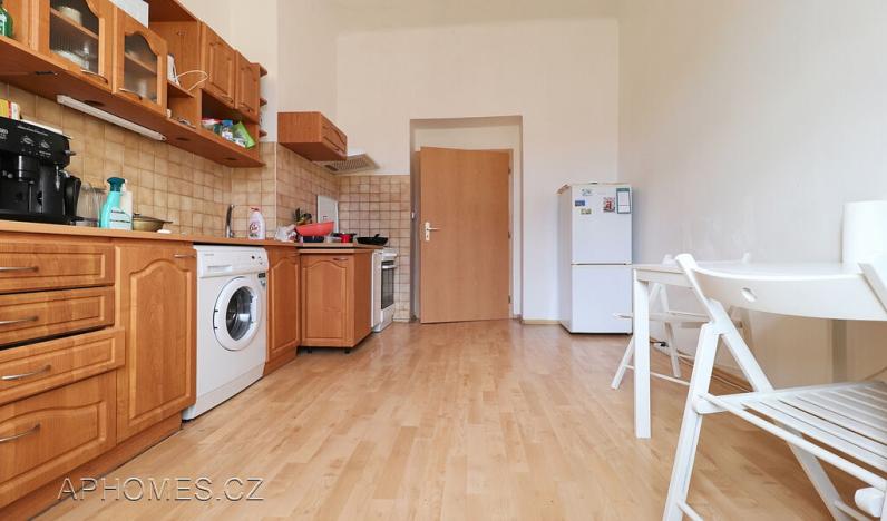 Pronájem bytu 1+1, Praha - Smíchov, Kováků, 35 m2