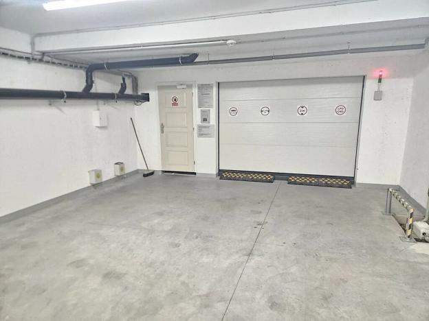 Pronájem garážového stání, Brno, Francouzská, 15 m2