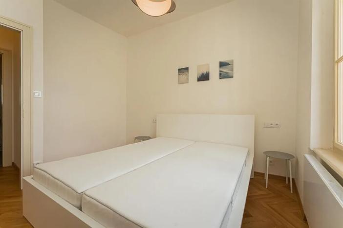 Pronájem bytu 2+kk, Praha - Staré Město, Kozí, 50 m2