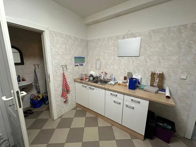 Prodej obchodního prostoru, Nejdek, náměstí Karla IV., 123 m2