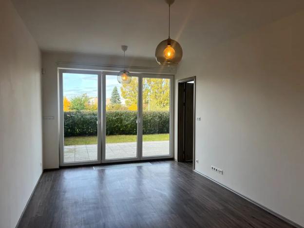 Pronájem bytu 2+kk, Praha - Letňany, Hlučkova, 46 m2