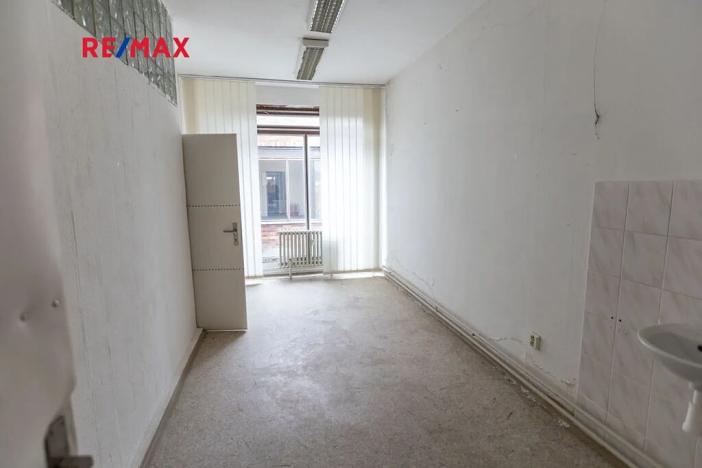 Prodej obchodního prostoru, Město Albrechtice, Míru, 1427 m2