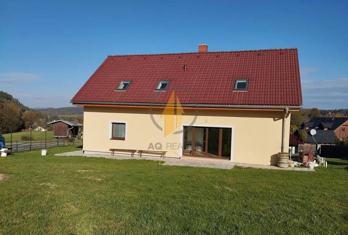 Pronájem rodinného domu, Klokočí, 248 m2