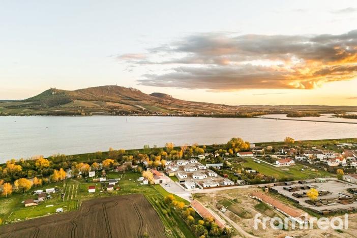 Prodej komerčního pozemku, Strachotín, 2851 m2