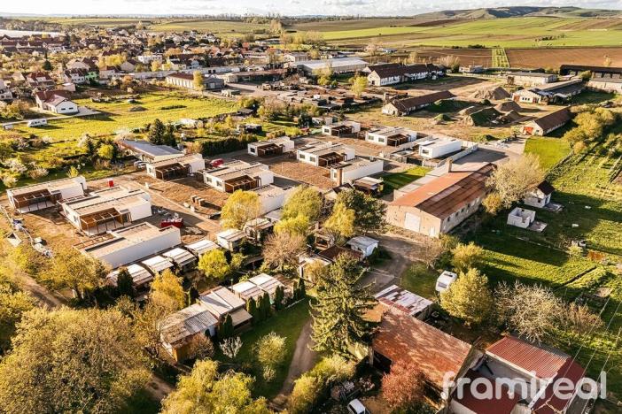 Prodej komerčního pozemku, Strachotín, 2851 m2