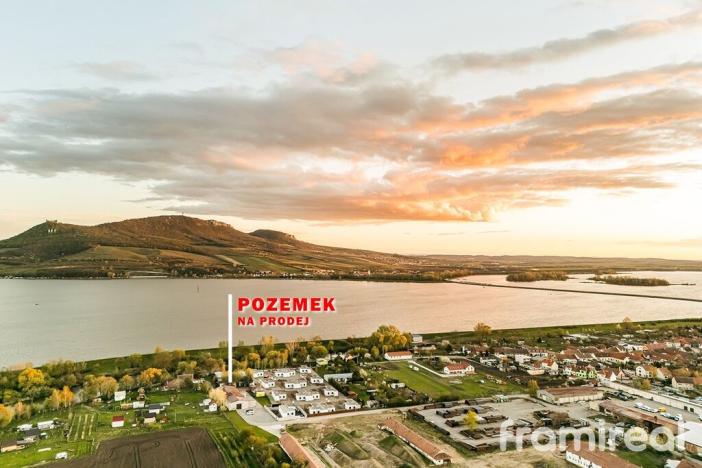 Prodej komerčního pozemku, Strachotín, 2851 m2