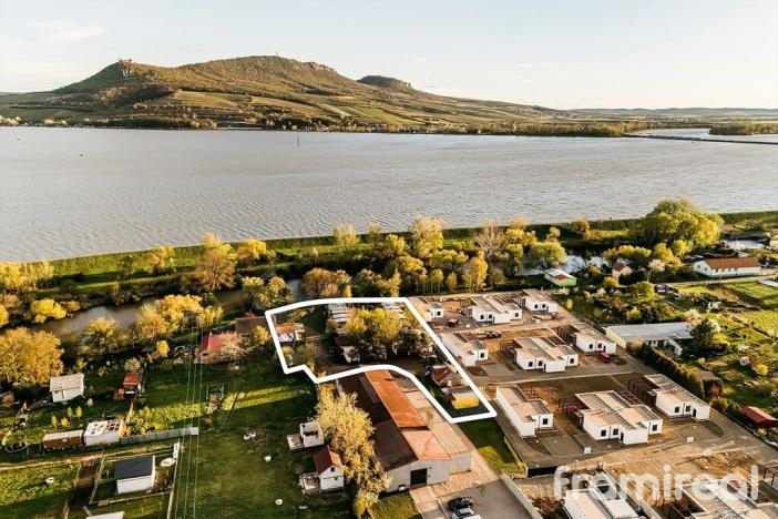 Prodej komerčního pozemku, Strachotín, 2851 m2