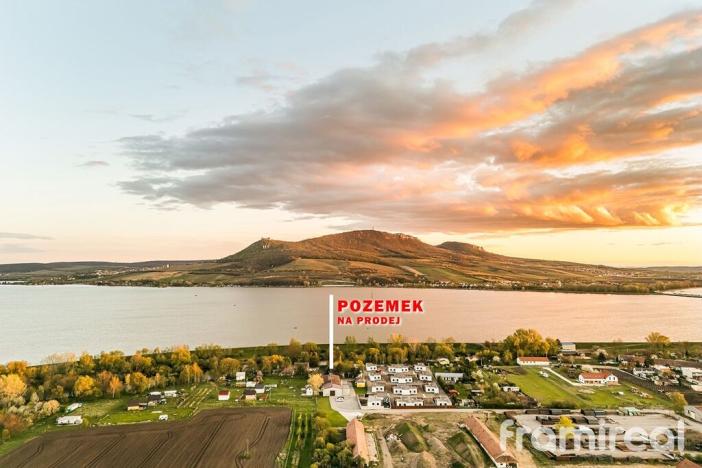 Prodej komerčního pozemku, Strachotín, 2851 m2