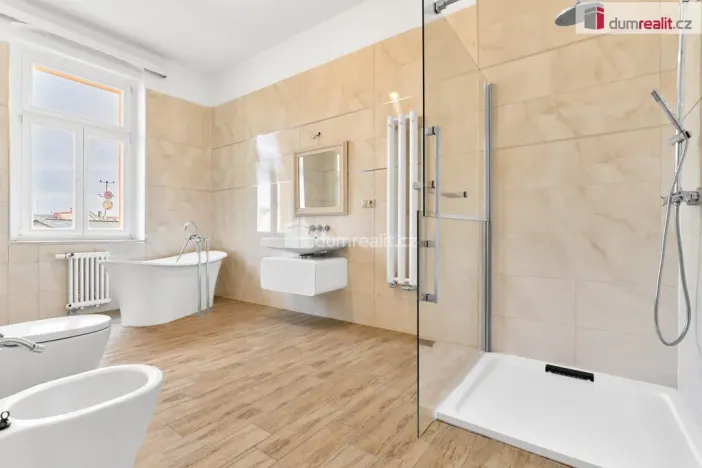 Prodej bytu 2+kk, Karlovy Vary, Svahová, 94 m2