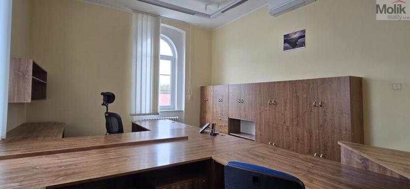 Pronájem obchodního prostoru, Bílina - Chudeřice, Náměstí, 440 m2