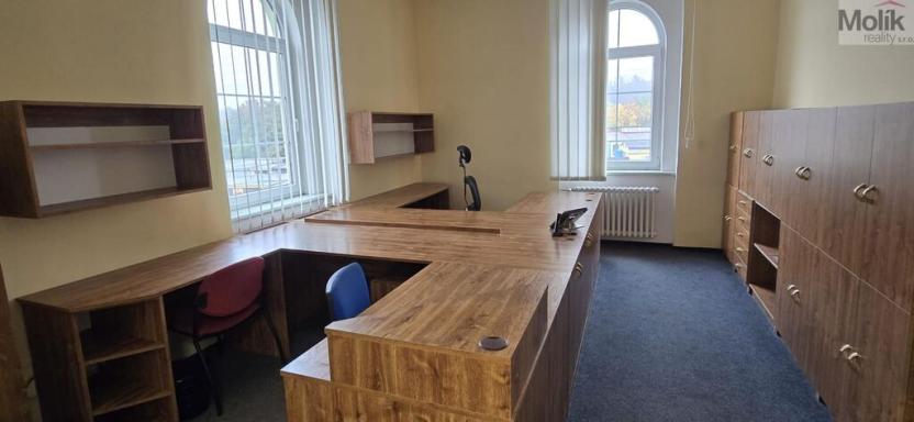 Pronájem obchodního prostoru, Bílina - Chudeřice, Náměstí, 440 m2