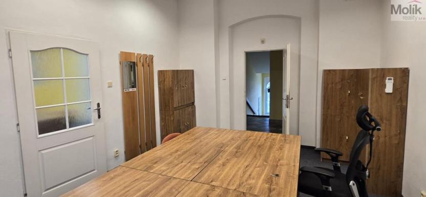 Pronájem obchodního prostoru, Bílina - Chudeřice, Náměstí, 440 m2