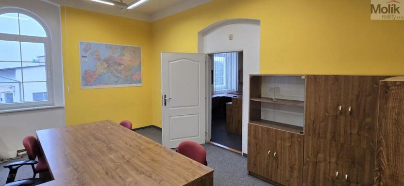 Pronájem obchodního prostoru, Bílina - Chudeřice, Náměstí, 440 m2