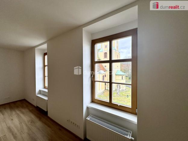 Prodej bytu 2+kk, Horní Blatná, náměstí Sv. Vavřince, 56 m2