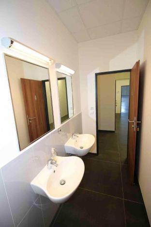 Pronájem skladu, Hovorčovice, 1802 m2