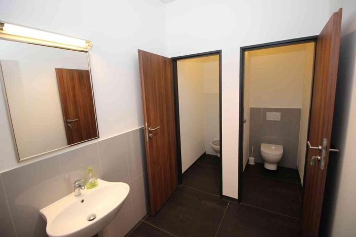 Pronájem skladu, Hovorčovice, 1802 m2