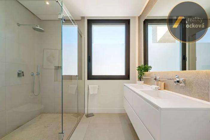 Prodej vily, Marbella, Španělsko, 611 m2