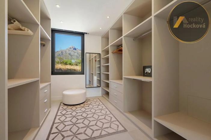 Prodej vily, Marbella, Španělsko, 611 m2