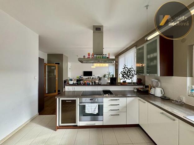 Pronájem rodinného domu, Praha - Lipence, Ke štěrkovně, 333 m2