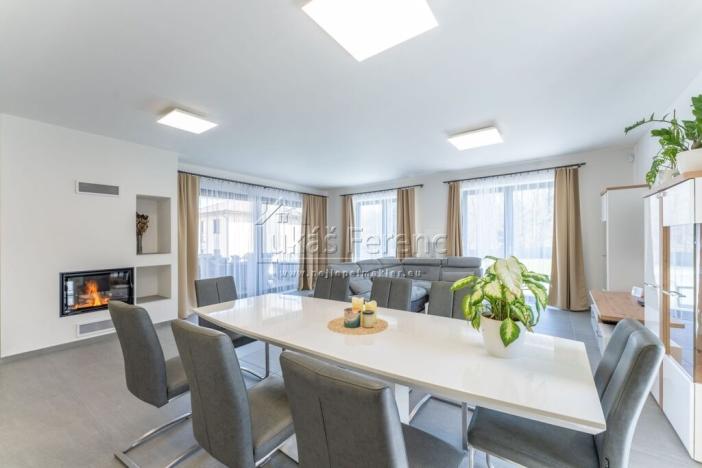Prodej rodinného domu, Praha - Sobín, Valtická, 221 m2