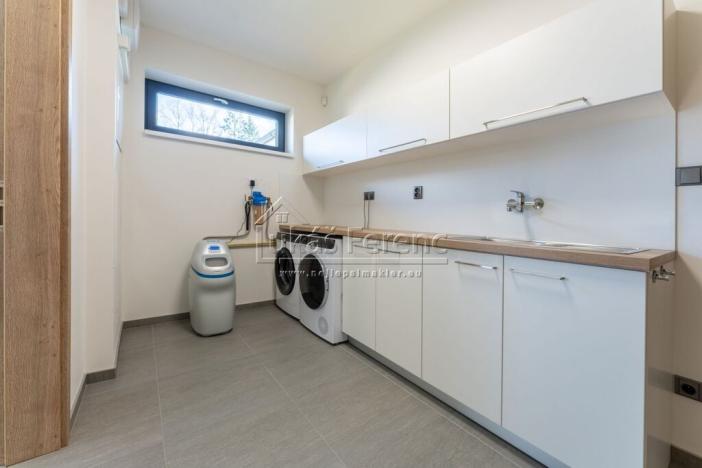 Prodej rodinného domu, Praha - Sobín, Valtická, 221 m2