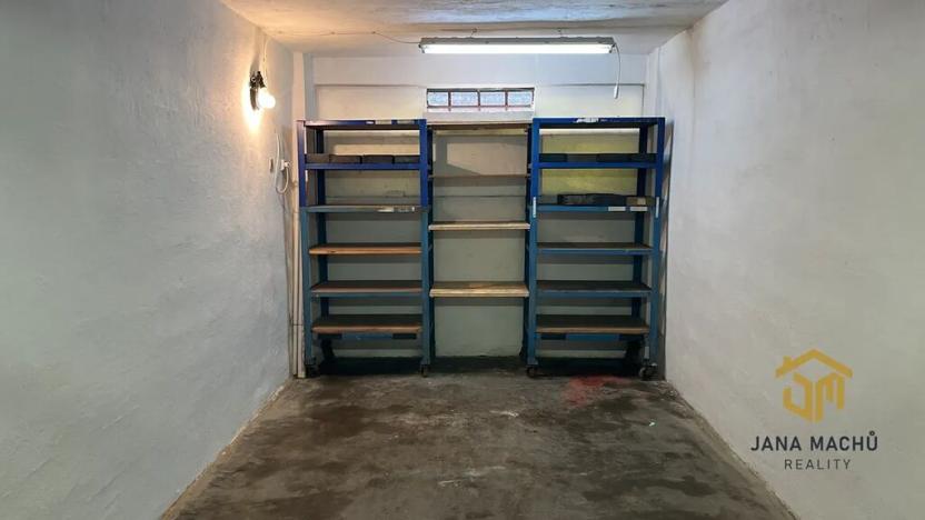 Prodej garáže, Zlín, Dřevnická, 18 m2