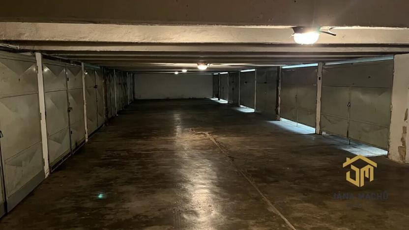 Prodej garáže, Zlín, Dřevnická, 18 m2