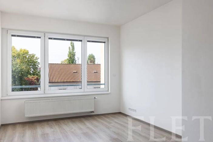 Pronájem bytu 1+kk, Praha - Vršovice, Petrohradská, 41 m2