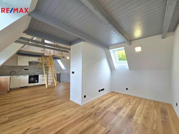 Pronájem bytu 2+kk, Všenory, Ke Hřbitovu, 84 m2